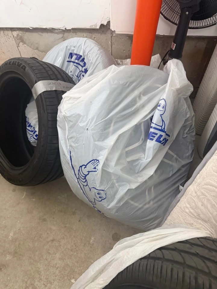 Mercedes-Benz 17" AMG OEM Style Wheels and Brand new Tires - photo 3