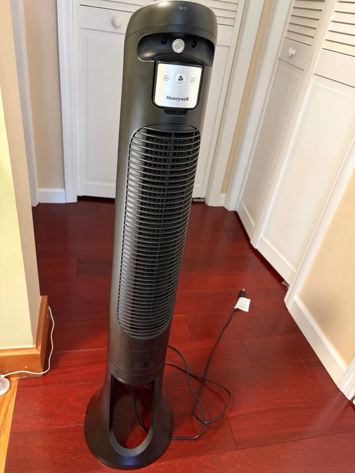 Honeywell QuietSet Tower Fan - photo 4