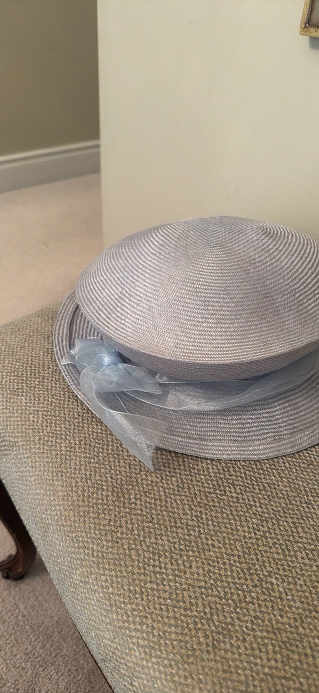 Lilliput woman’s custom hat