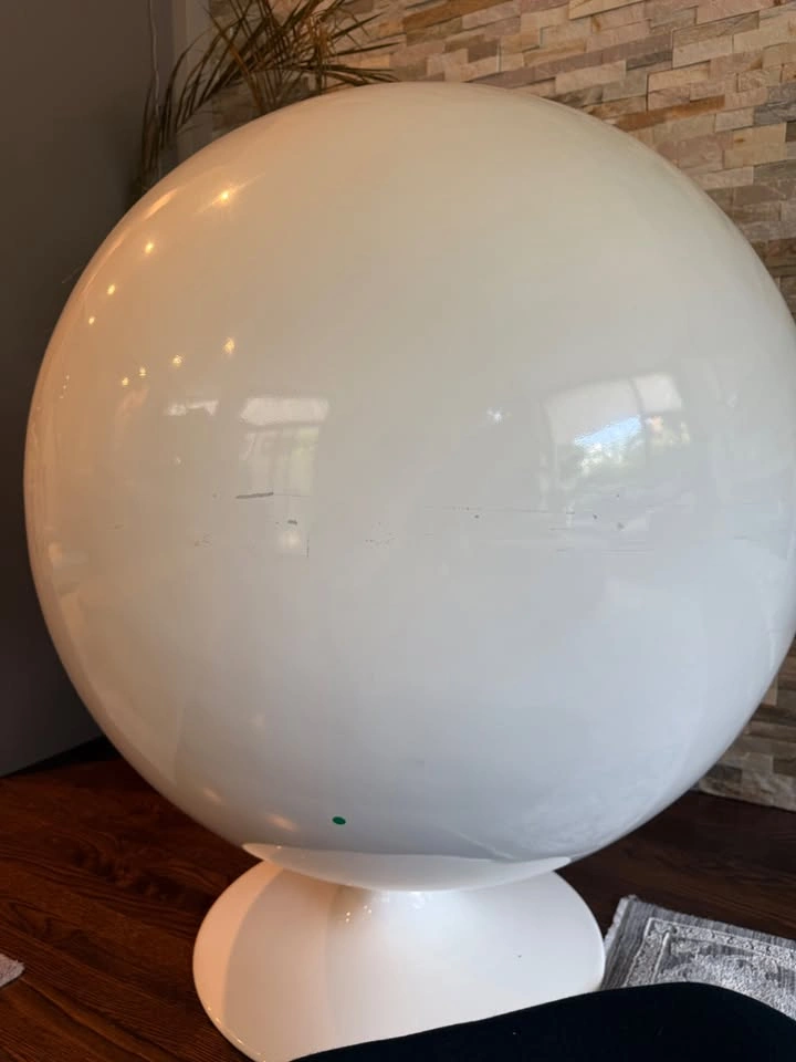 Ball/Egg/Globe Chair w/Ottoman — White & Black - photo 2