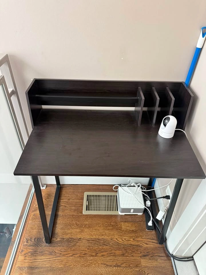 Modern Black Computer Desk with Storage Shelf – Excellent Condit