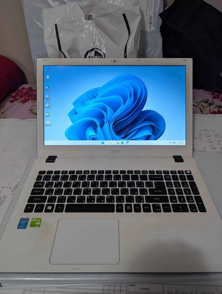 Acer Aspire E5-573G Laptop - Intel Core i7-5500U - photo 3