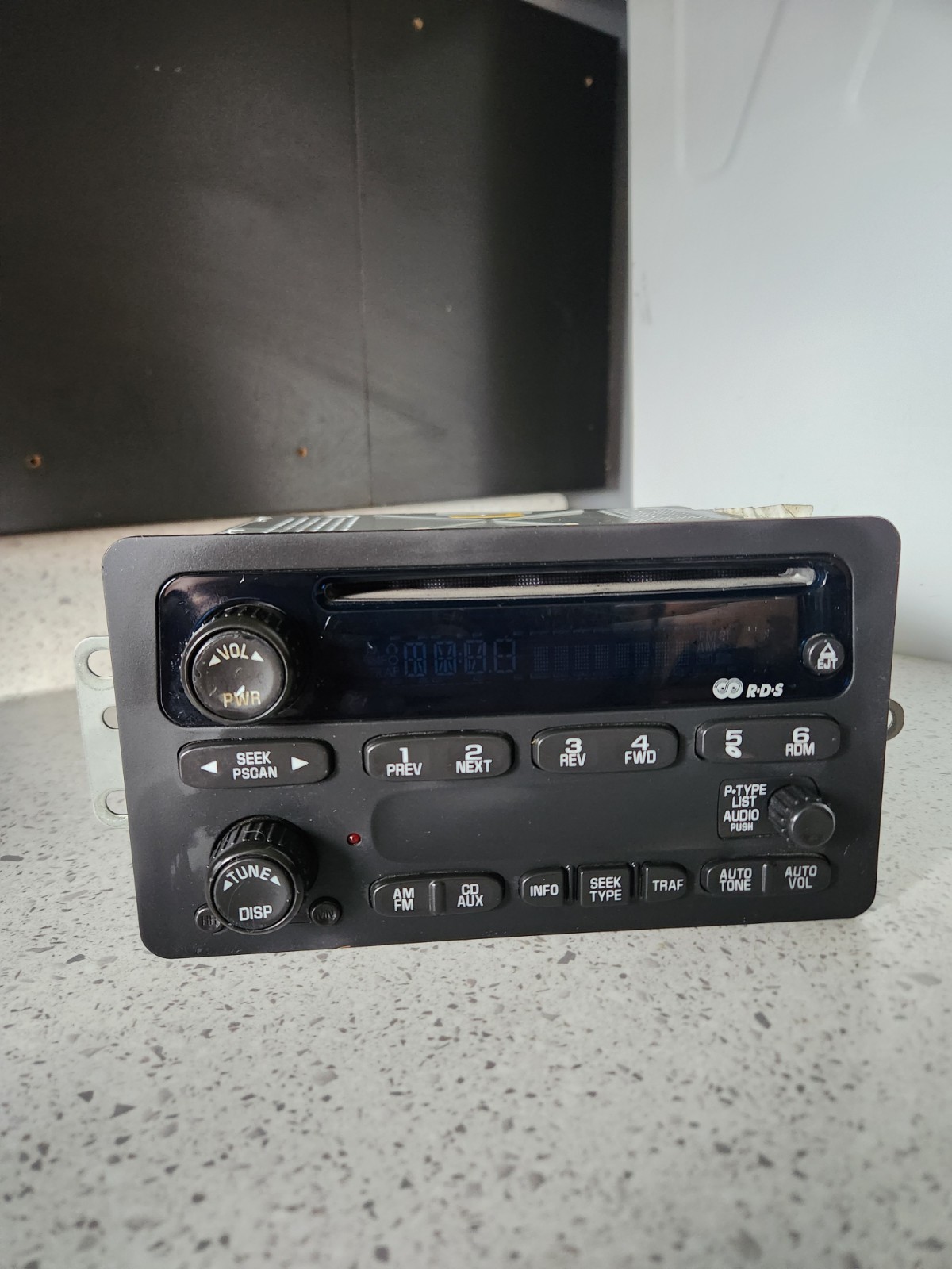 Chevrolet Malibu RDS Radio Stereo CD Player 09394149