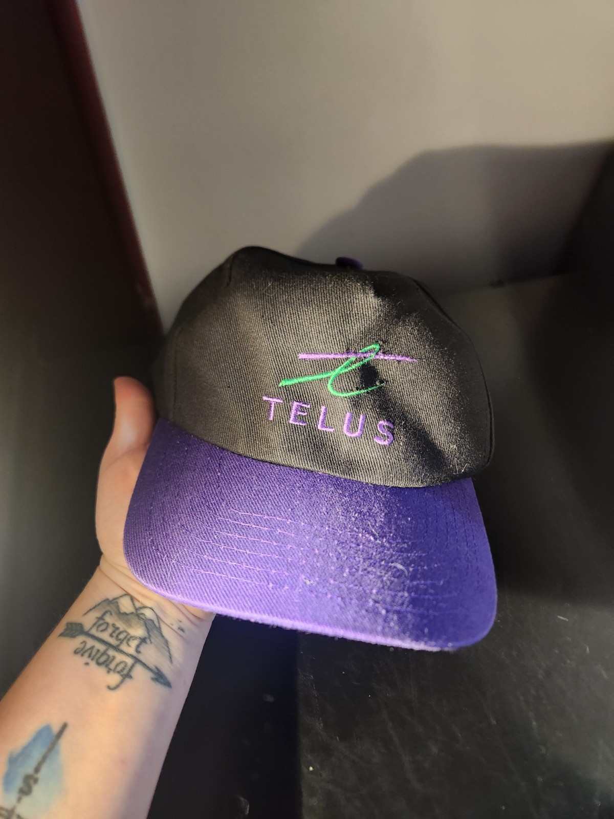 VINTAGE 90s Y2K TELUS TELECOM HAT CAP WILSON INTERNATIONAL - photo 2