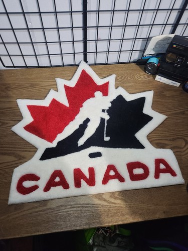 RARE Canada Hockey Rug Carpet 21" x 19" Logo Player