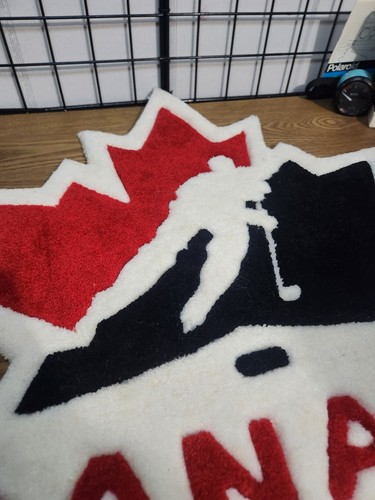 RARE Canada Hockey Rug Carpet 21" x 19" Logo Player - photo 2