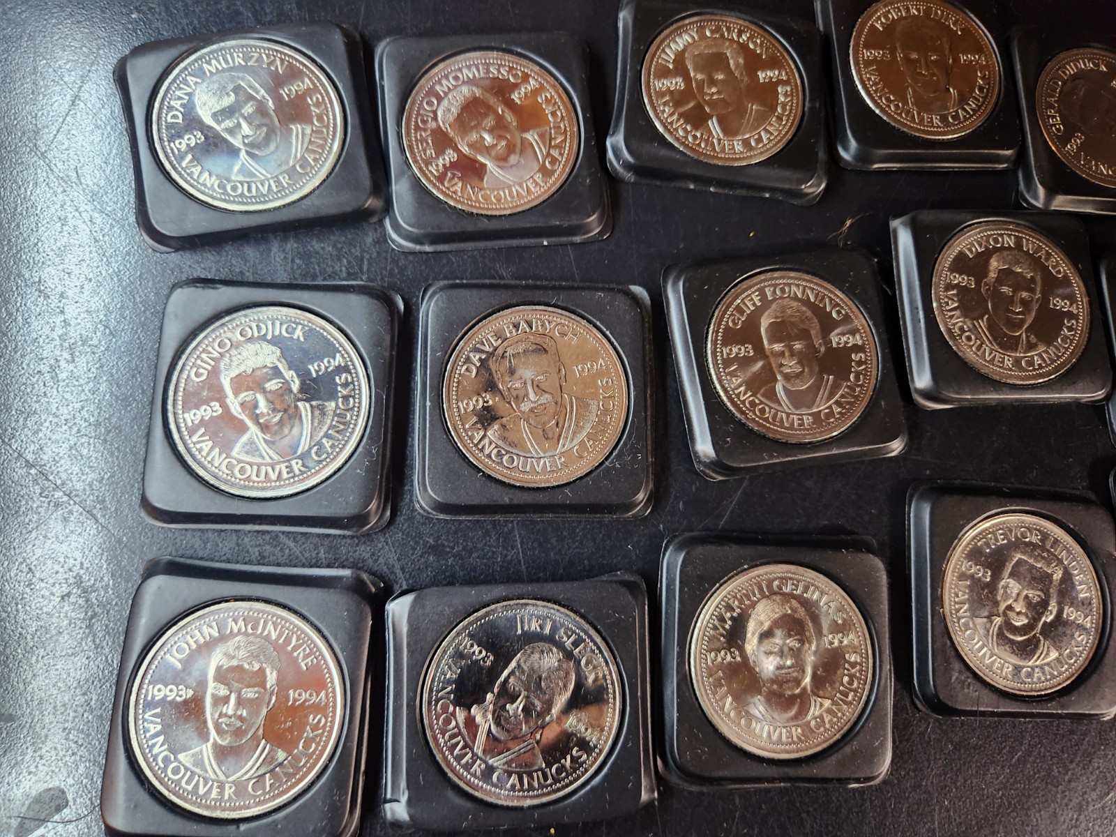 VANCOUVER CANUCK HOCKEY TEAM LEGENDS COLLECTOR COINS 1994