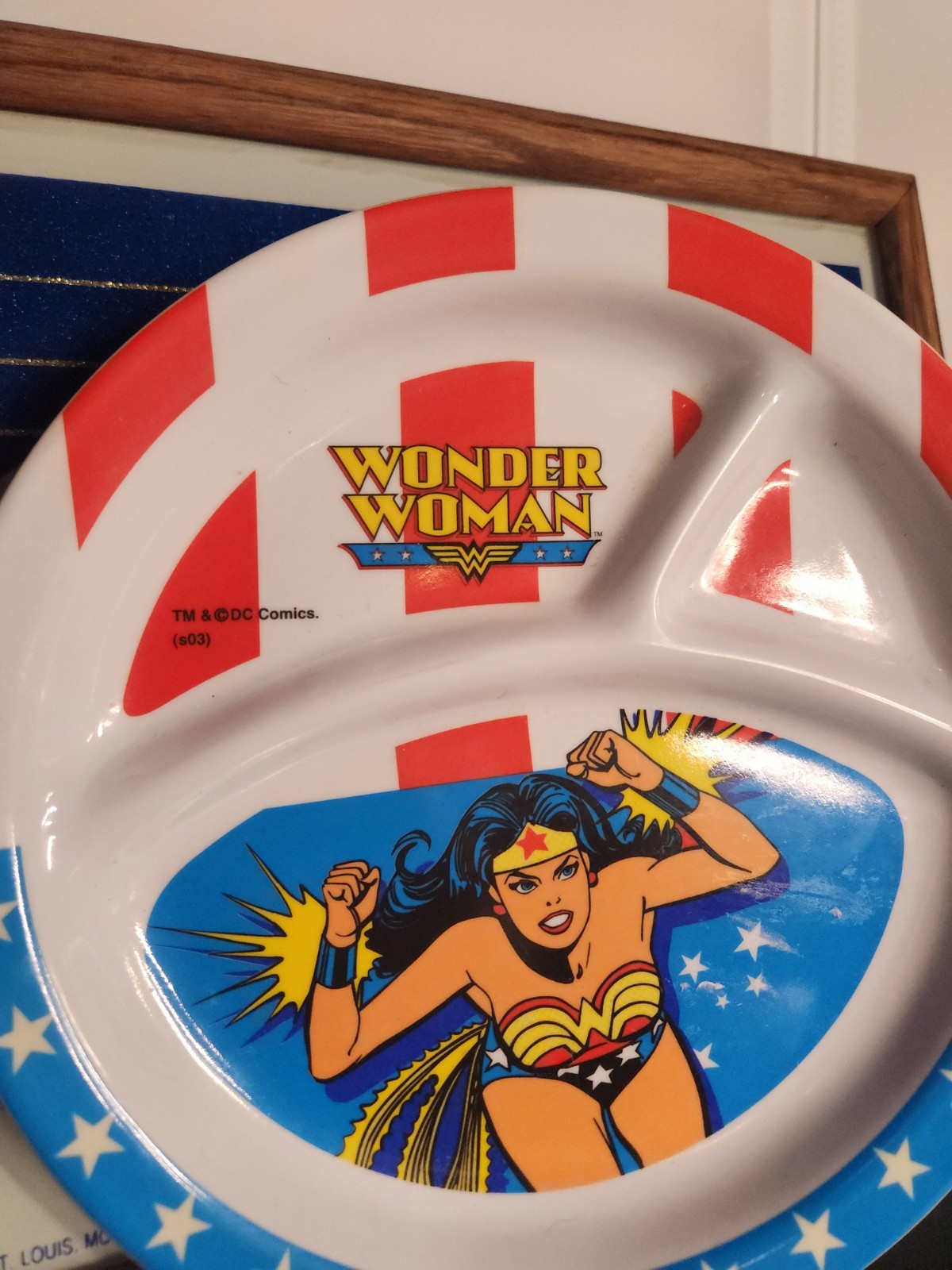 DC Comics Wonder Woman Melamine Divided Kid's Plate 8.25” - photo 3