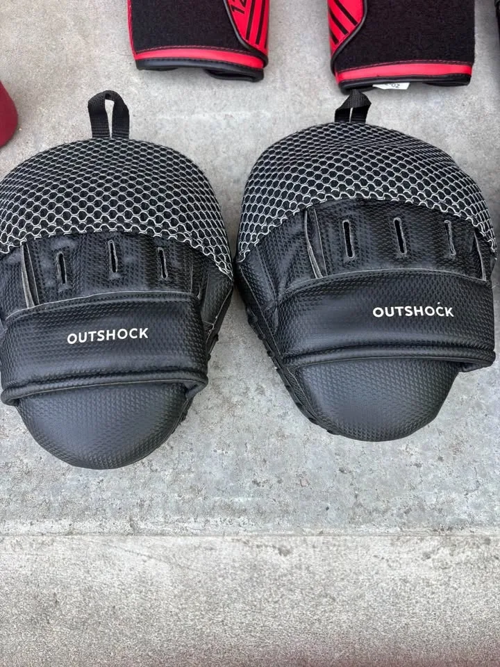 Boxing gloves and bands - photo 5