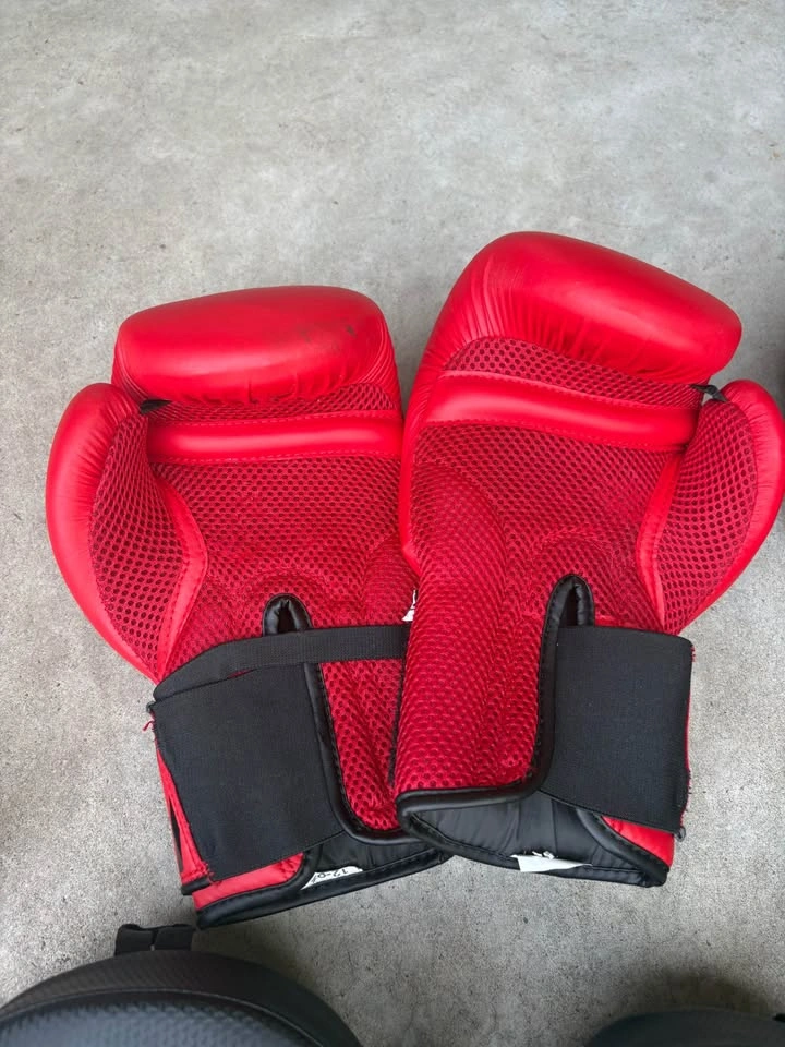 Boxing gloves and bands - photo 4