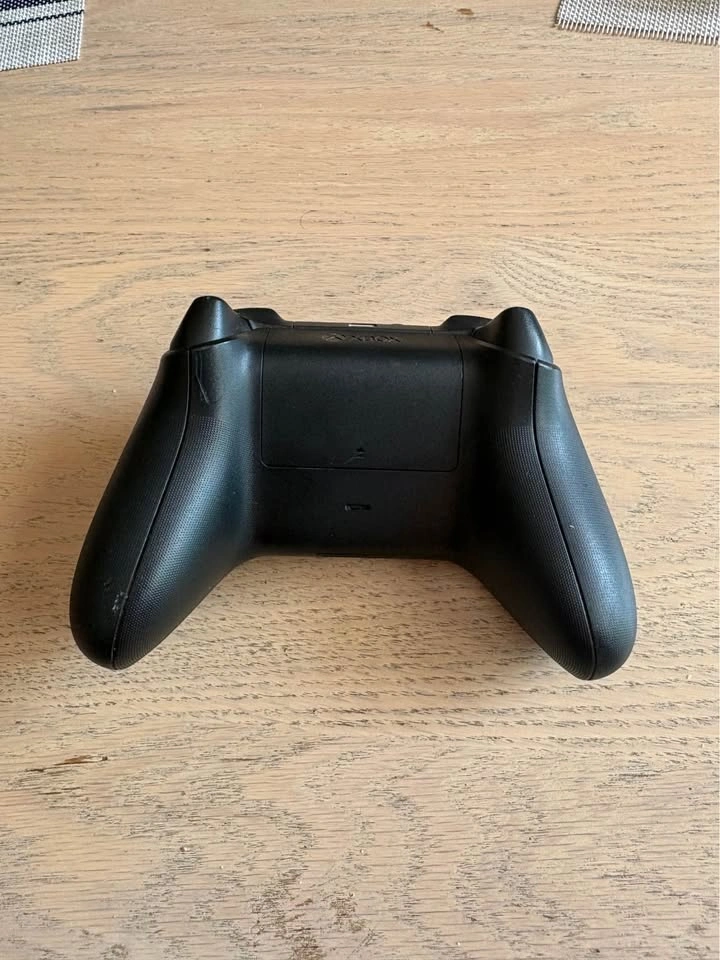 Xbox Wireless Controller - photo 2