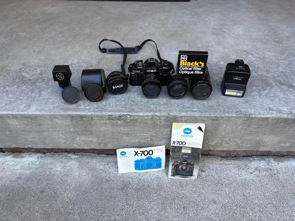 Minolta X-700 35mm SLR film camera bundle - photo 2