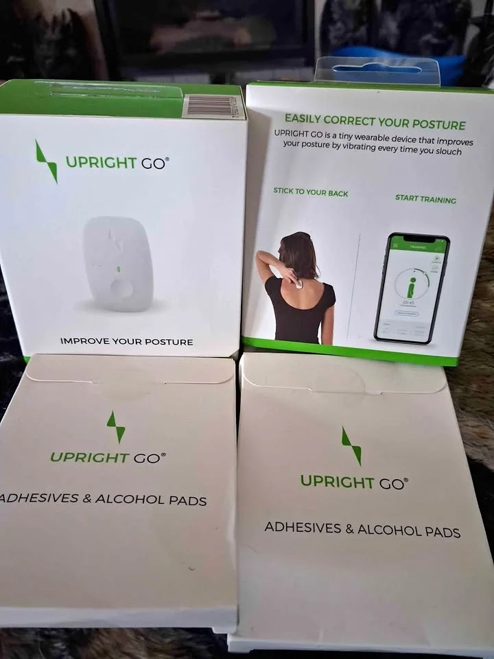 Upright Go Personal Posture Trainer w/ Adhesive Alcohol Pads