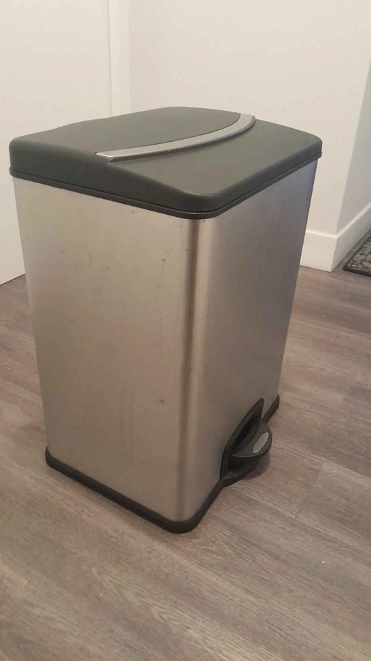 Stainless Steel Step Trash Can - photo 3