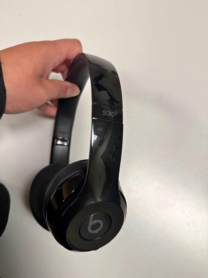 Beats solo 3 headphones