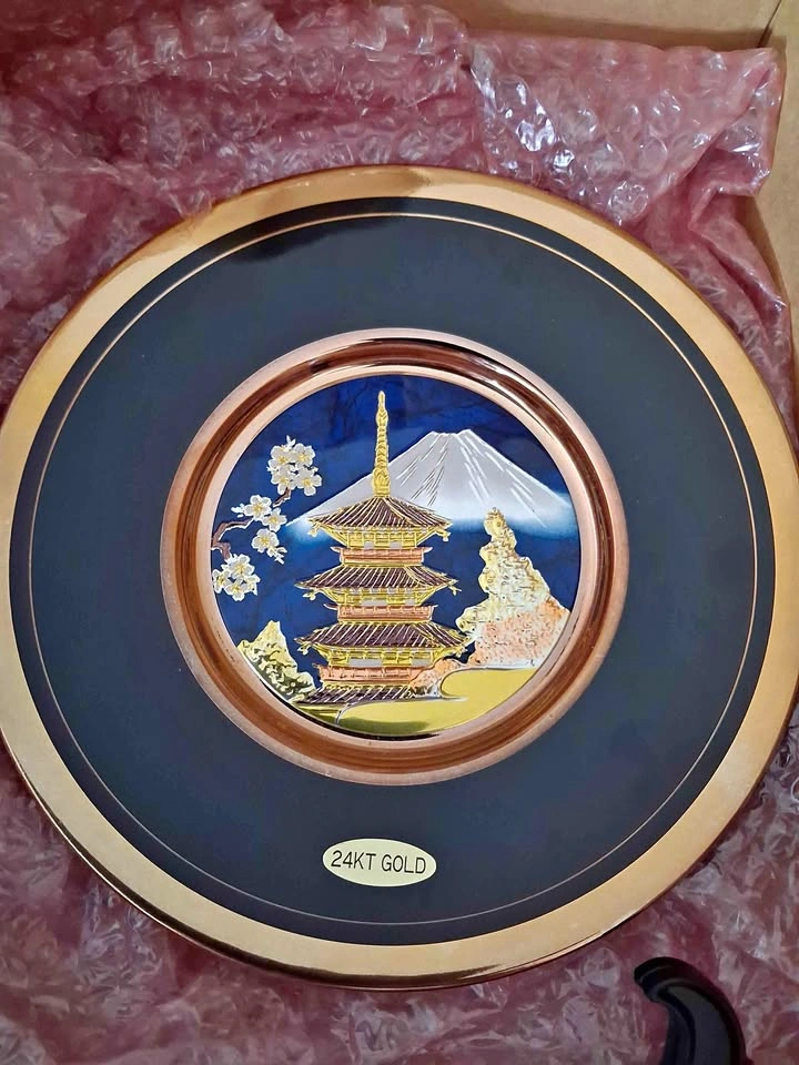 24KT Gold Art Of Chokin Collectors Plate w/Stand