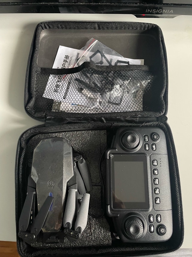 (BRAND NEW) E88 Drone with HD Camera and Controller