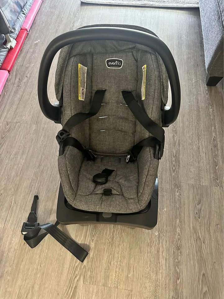 Evenflo Omni Plus Infant Car Seat & Base