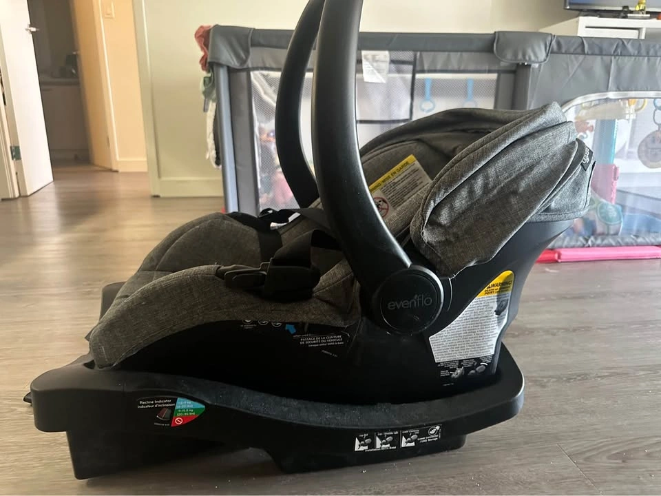 Evenflo Omni Plus Infant Car Seat & Base - photo 2