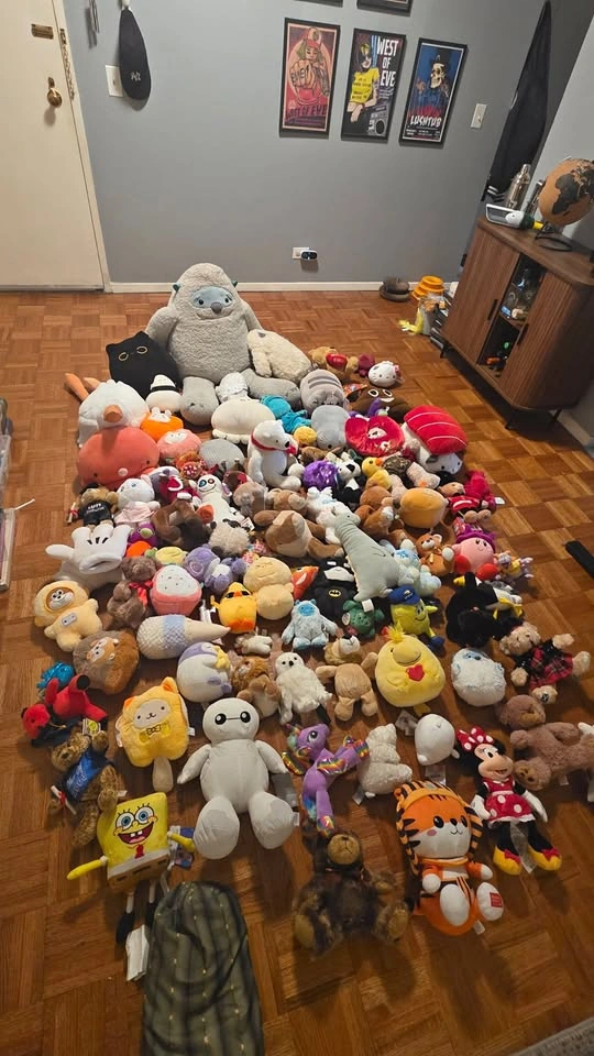 100+ Stuffed Animals, Plush Toys & Squishmallows - Huge Lot