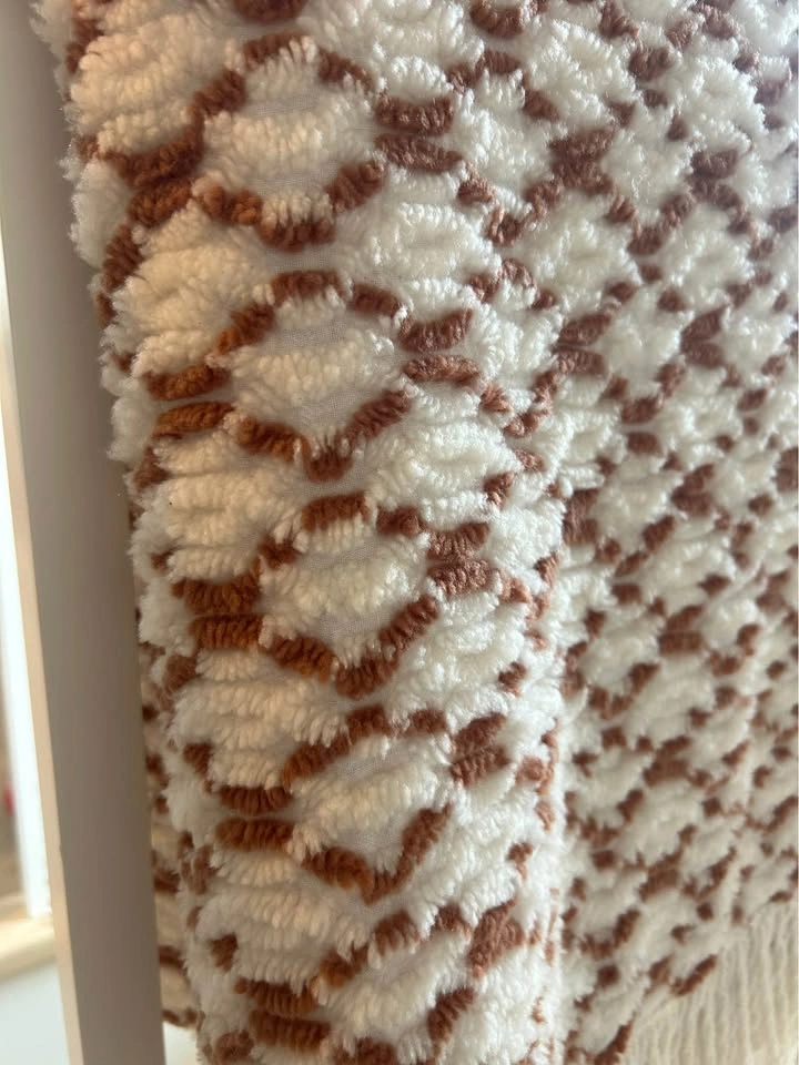 Vintage Chenille Bedspread - photo 2
