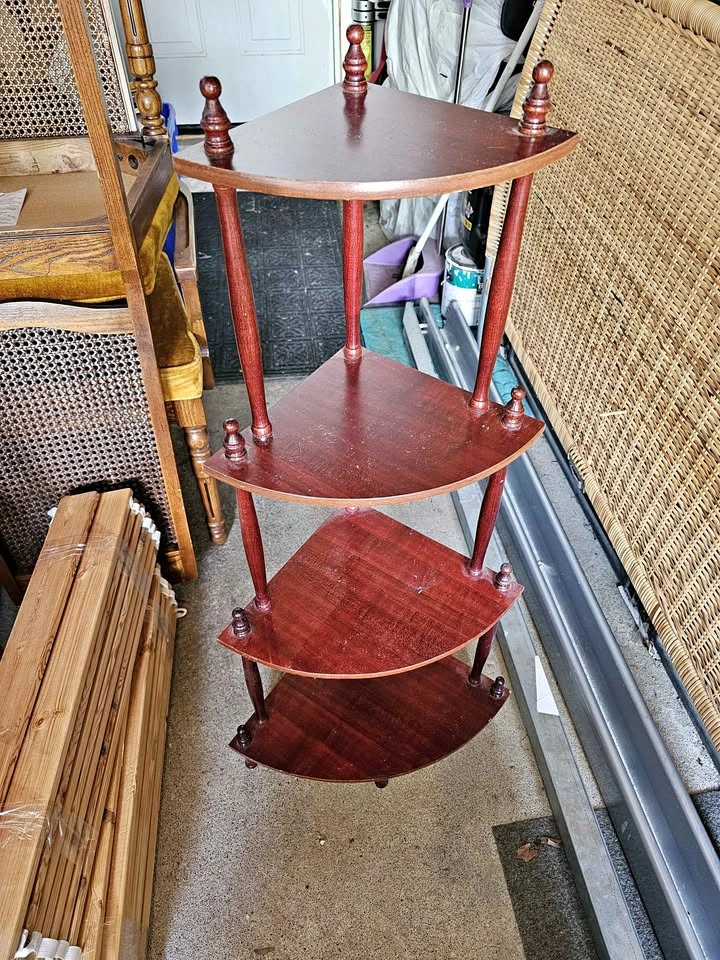 4-tier corner shelf