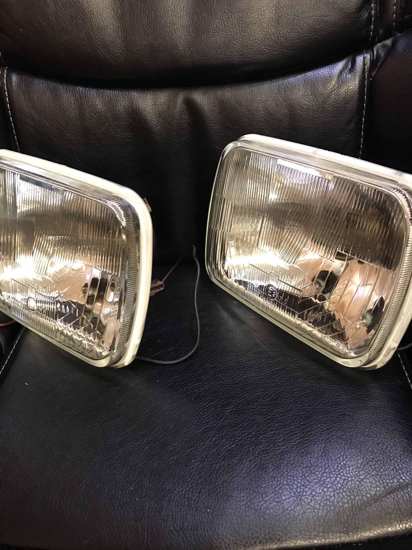 CIBIE’ Headlamps - 200 mm, plus spares - photo 2