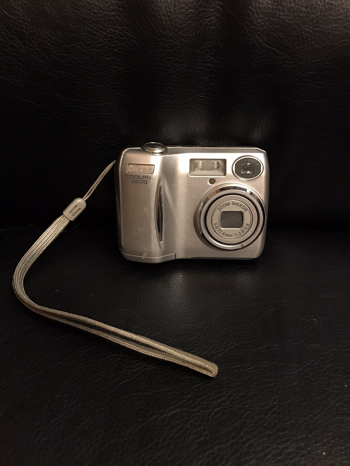 Nikon Coolpix 3200 digital camera