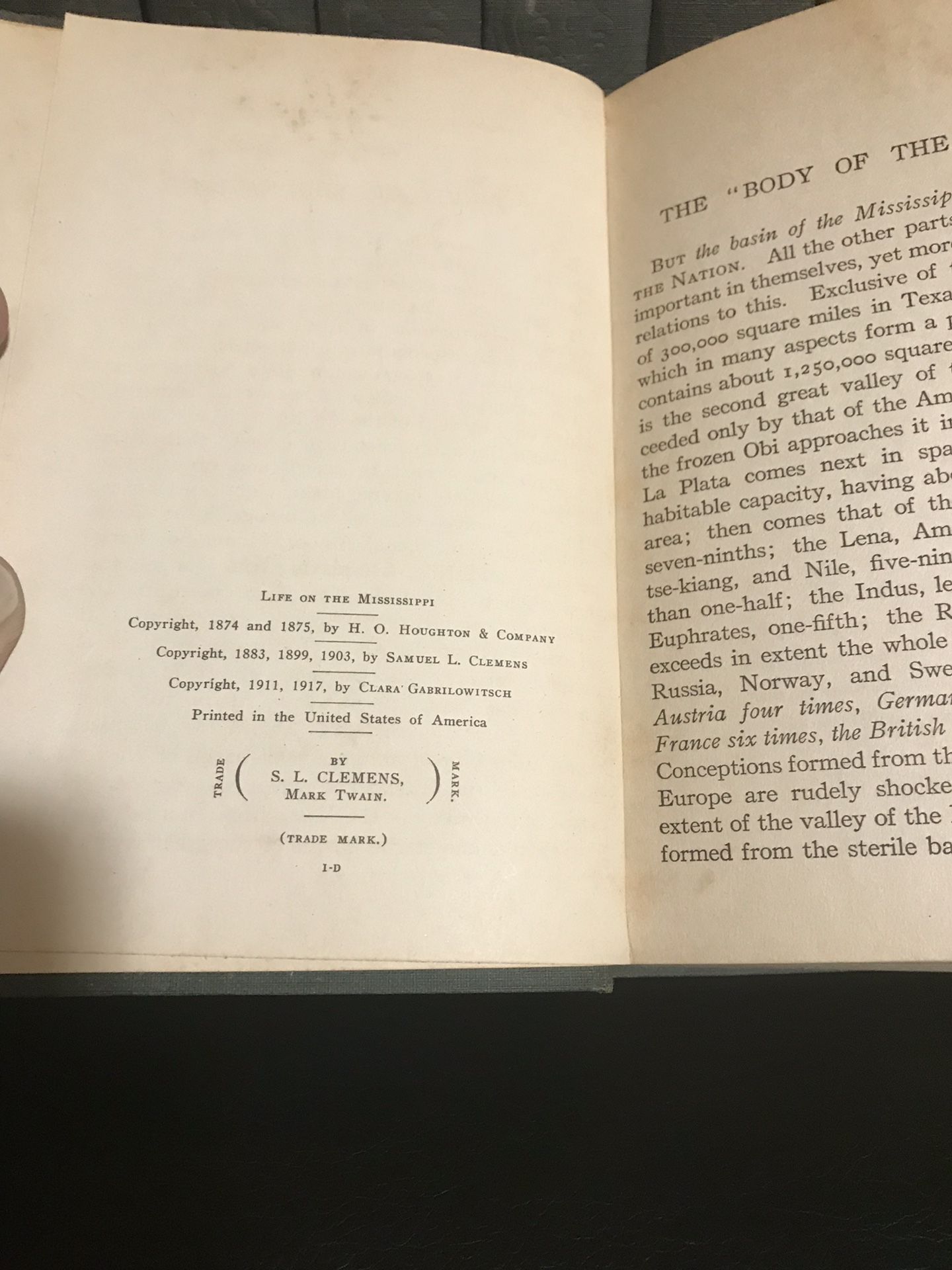 Old Mark Twain books - photo 5