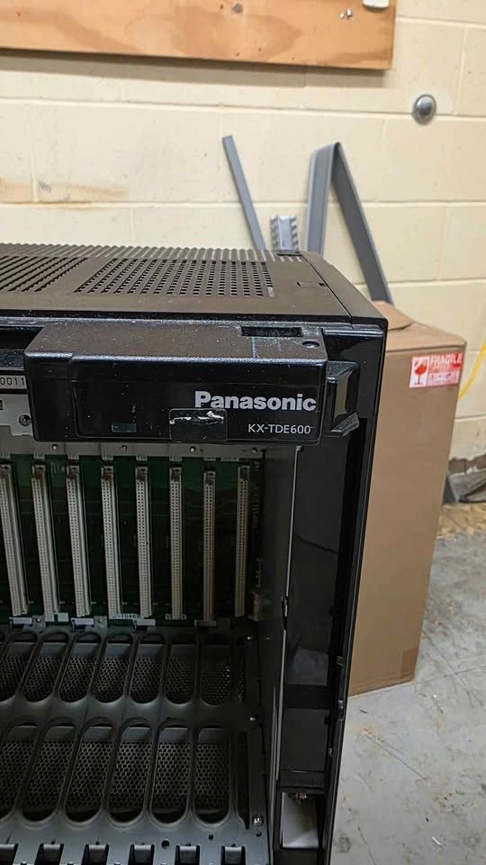 Panasonic KX-TDE600 - photo 3