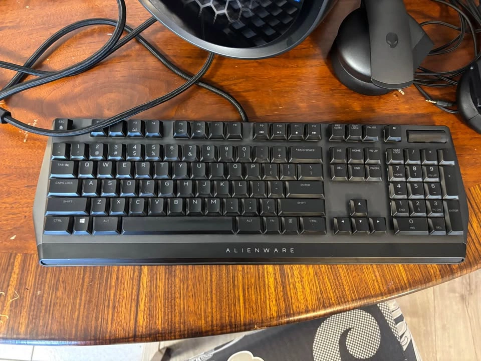 2022 Alienware Aurora R13 with Accessories - photo 3