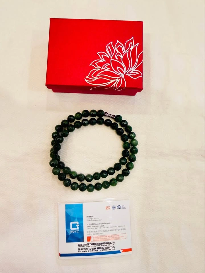Authentic Hetian Green Jade Bead Necklace with NGTC Certificate - photo 2