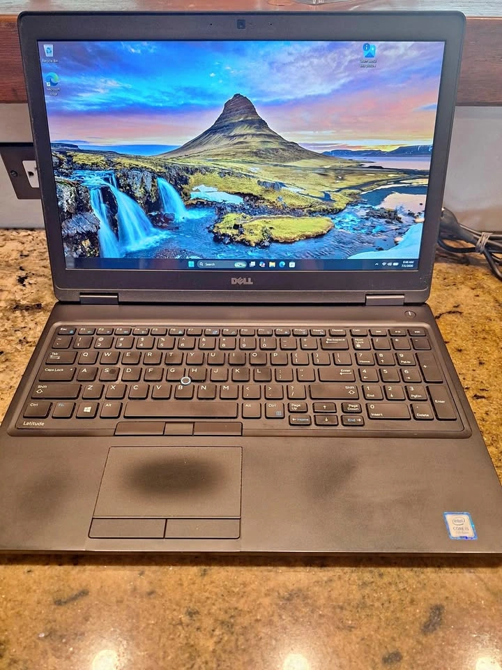 Dell Laptop 15" Touchscreen