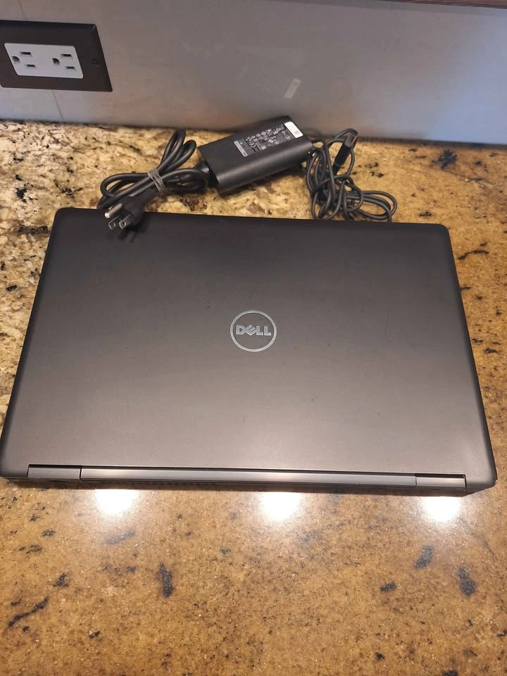 Dell Laptop 15" Touchscreen - photo 2