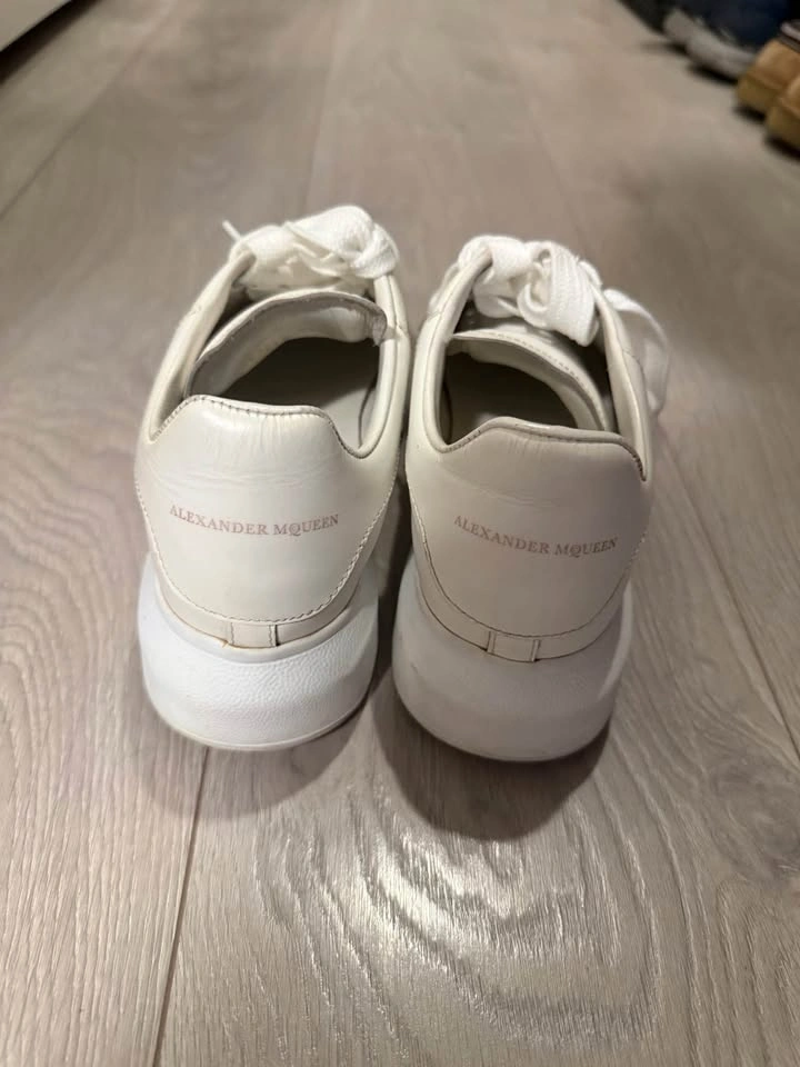 Alexander McQueen White Lace-up chunky shoes - photo 3