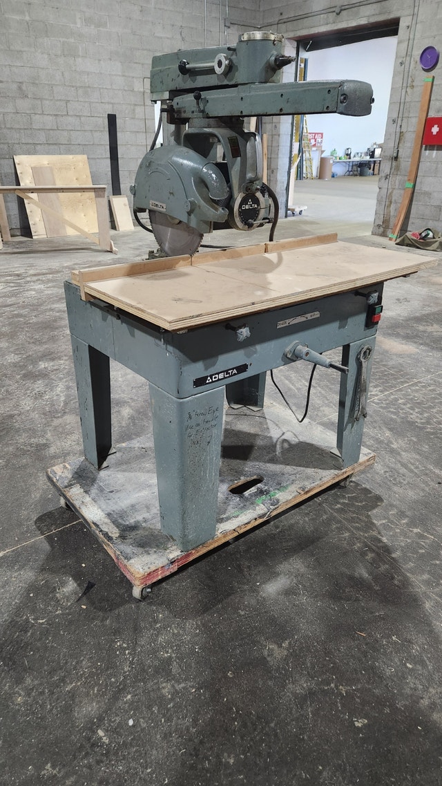 Delta (Rockwell) Radial Arm Saw. Cat. NO 33082 $500
