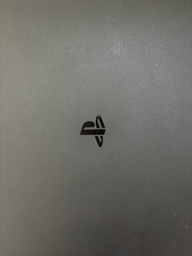 PlayStation 4 1TB Bundle - photo 2