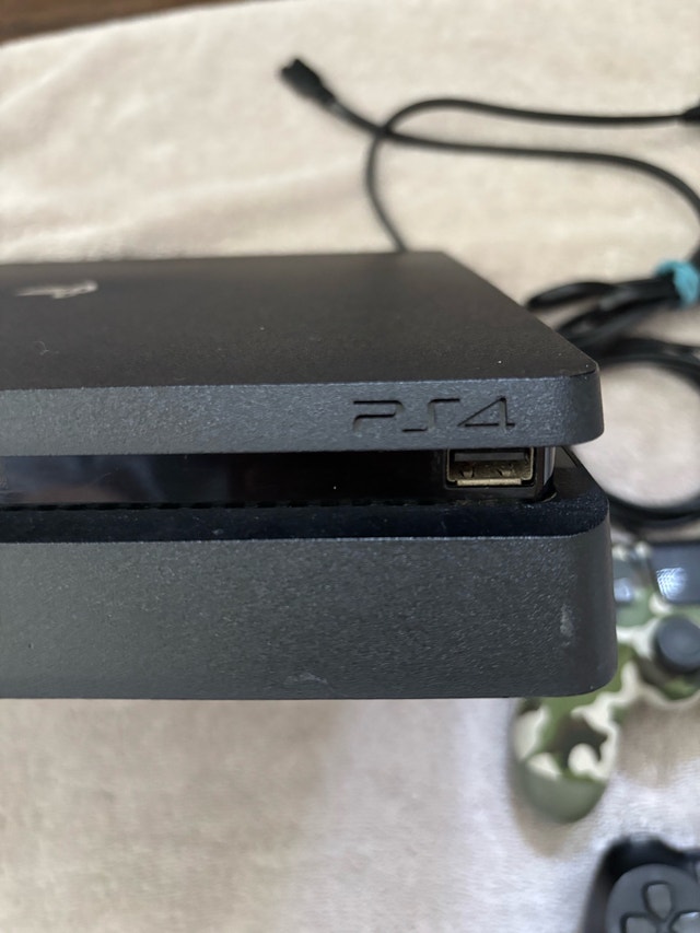 PlayStation 4 1TB Bundle - photo 3