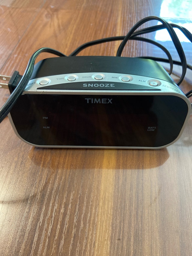 Timex Alarm Clock T121