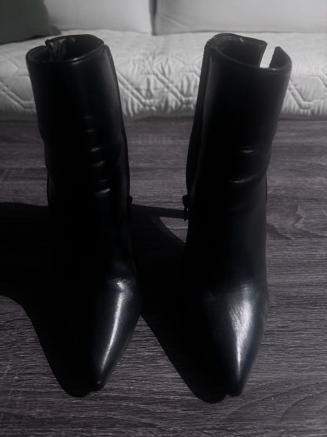Halston Ankle Boots size 6 - photo 2