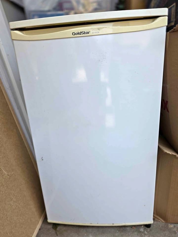 Mini Fridge white clean and works