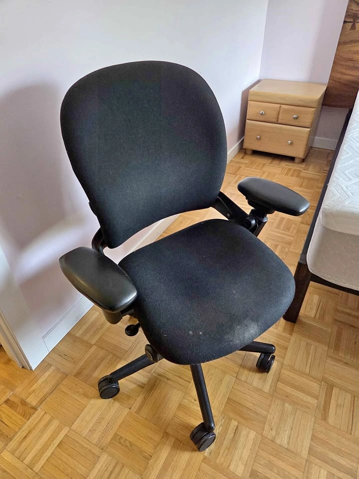 Steelcase Leap V1 office chair