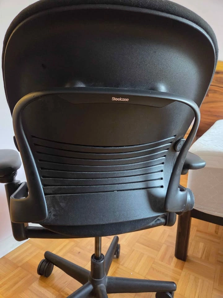 Steelcase Leap V1 office chair - photo 2