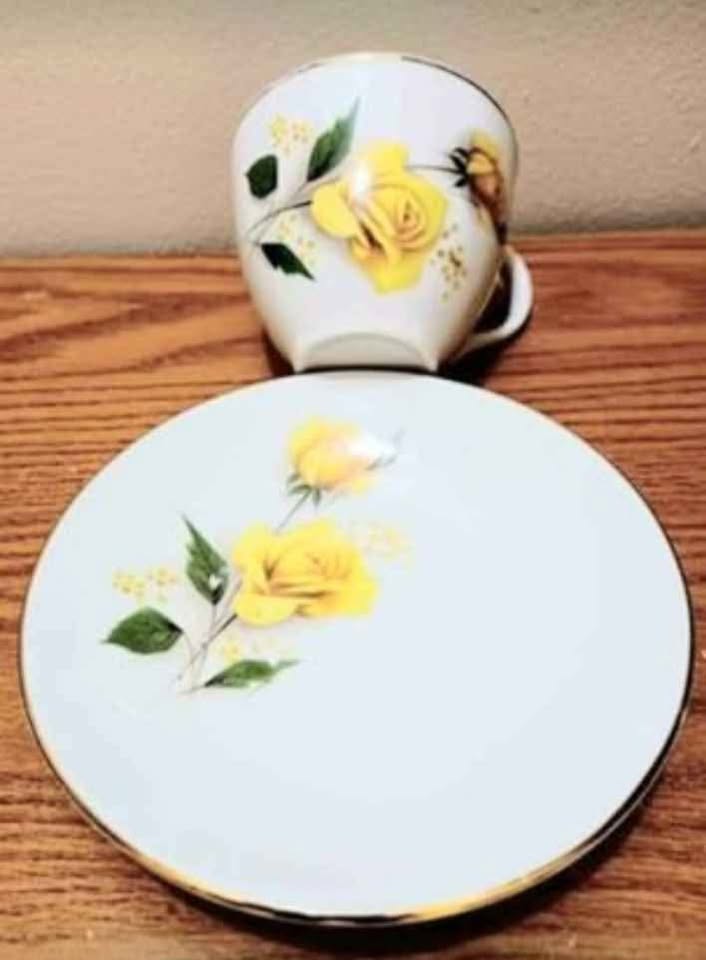 Royal Bouquet Crown Essex Cup and Saucer - photo 2