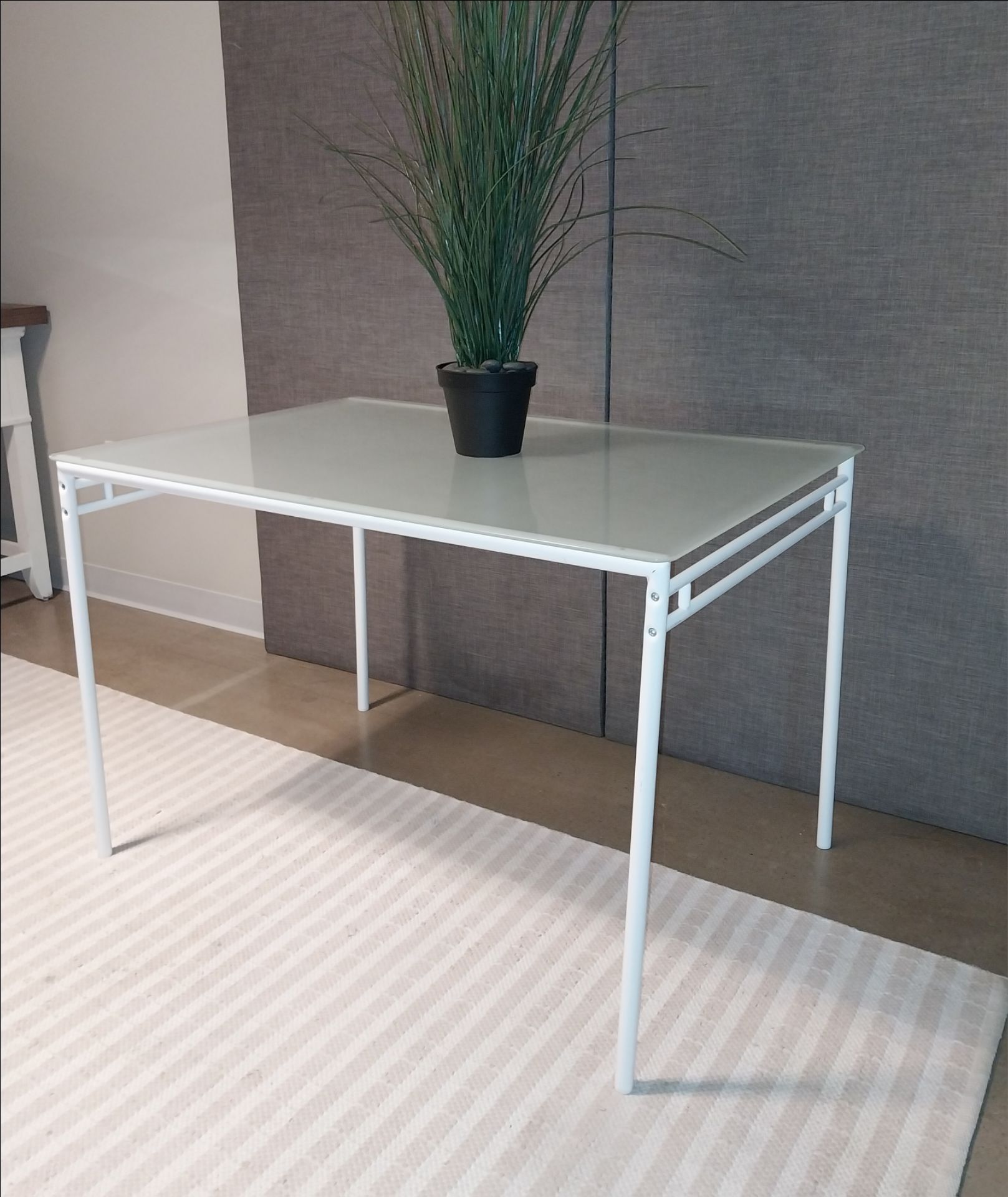IKEA LYRESTAD Frosted Glass White Table — Excellent Condition - photo 3