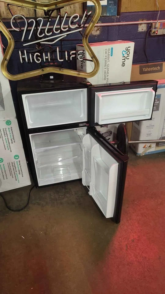 Haier mini fridge with freezer - photo 2