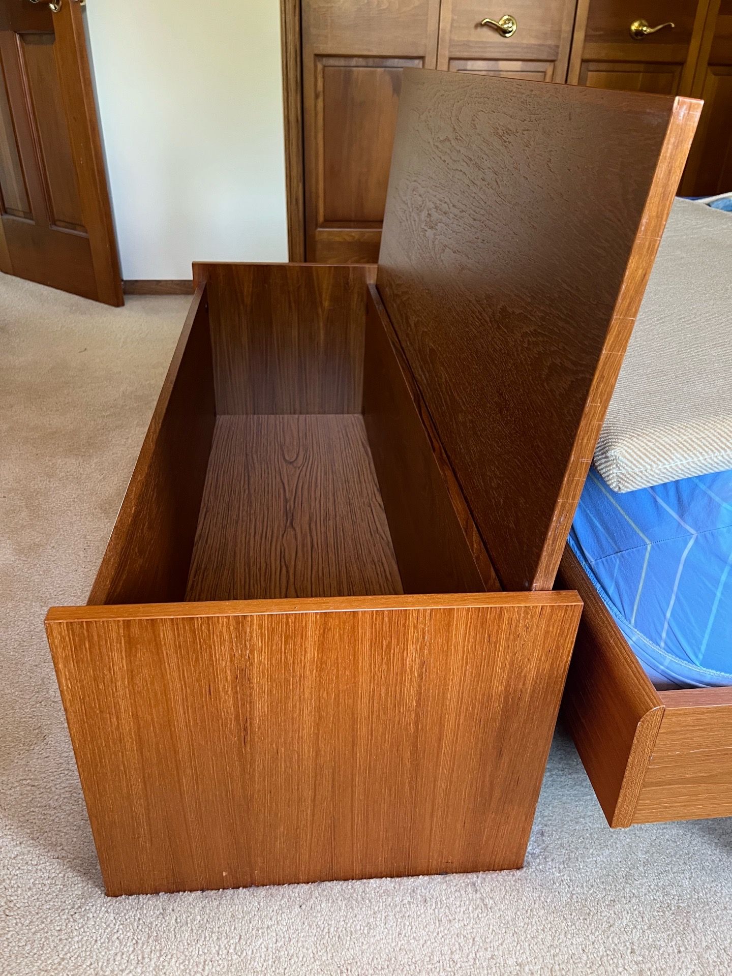 DANISH TEAK WOOD STORAGE CHEST w/CUSHION - photo 4