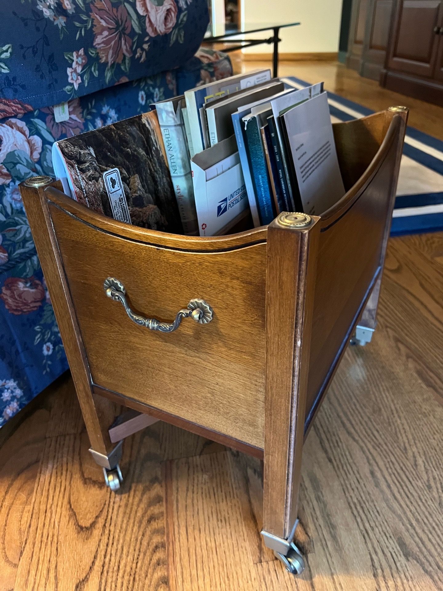 ETHAN ALLEN MAGAZINE RACK