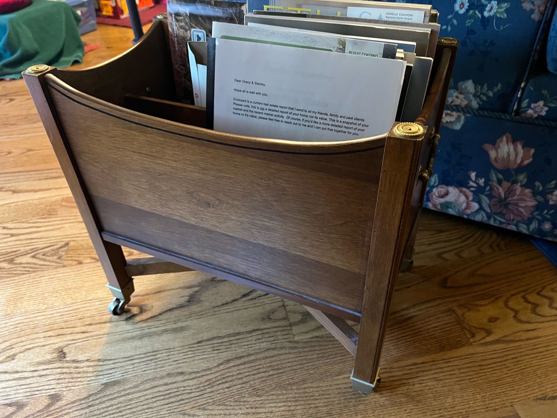 ETHAN ALLEN MAGAZINE RACK - photo 2