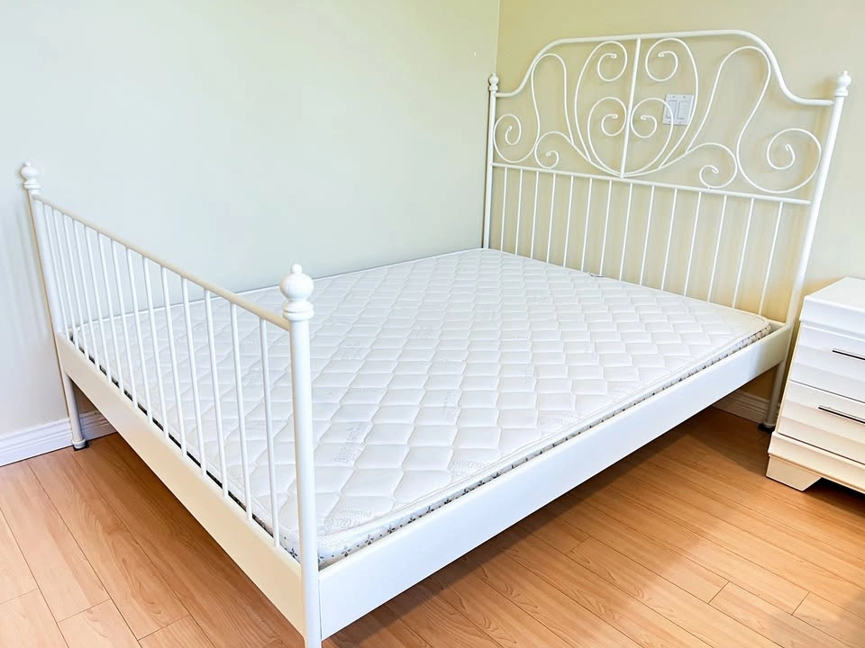 Queen Coconut Coir Mattress - Great Condition!